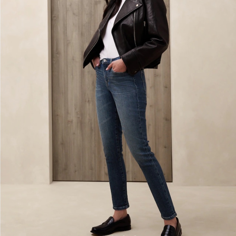 BANANA REPUBLIC- Mid-Rise Skinny Fit Jeans